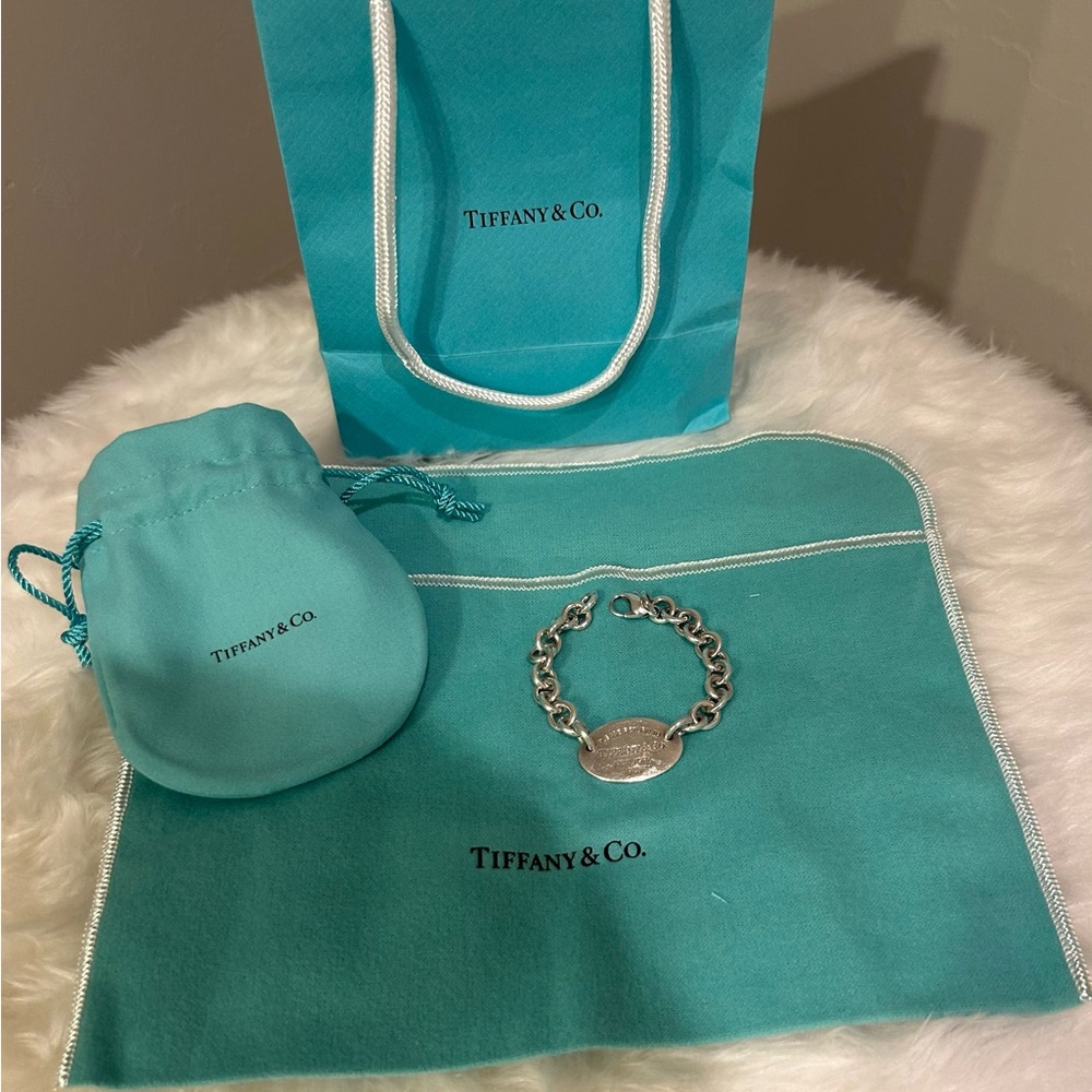 Tiffany & Co. RTT Oval Bracelet Sterling Silver Small
